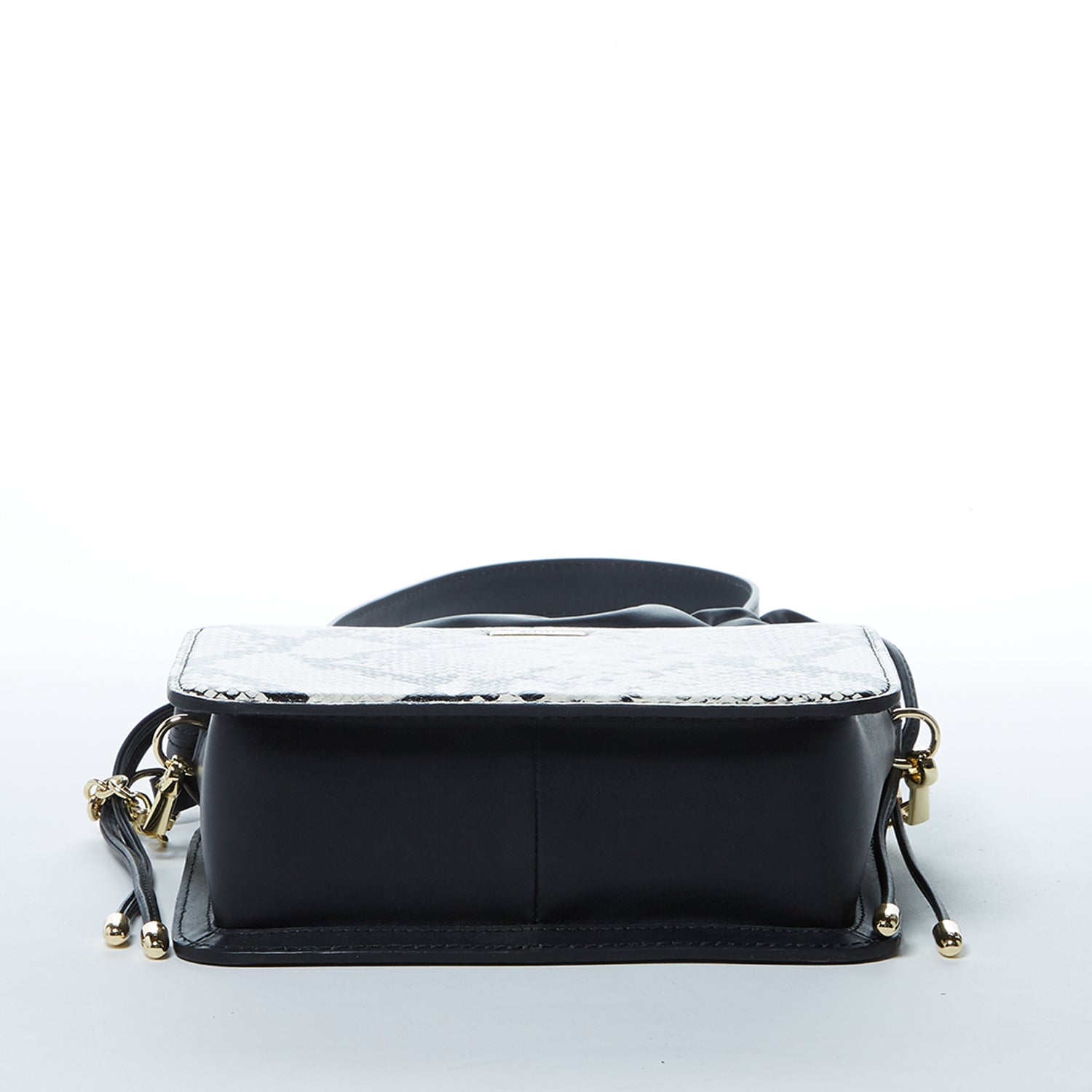 SUSU Leather Bucket Bag Black Purse Snakeskin Drawstring Design Medium Size Bag - Clairellas